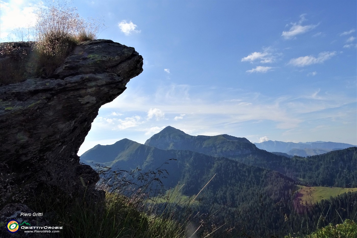 20 Vista singolare verso Monte Cavallo, Val Terzera, Siltri.JPG -                                